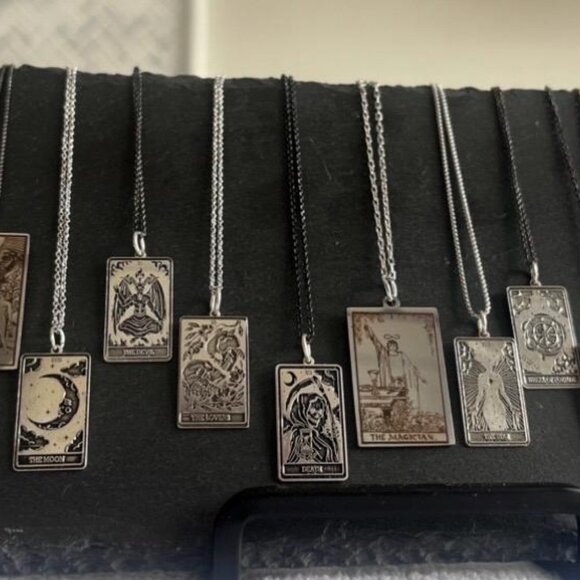 THE LOVERS Tarot Card Necklace, Sterling Silver Tarot Necklace, Tarot Jewe… - Picture 4 of 4
